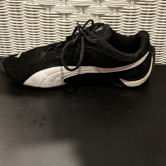 Shoes - Picture 2 of 4